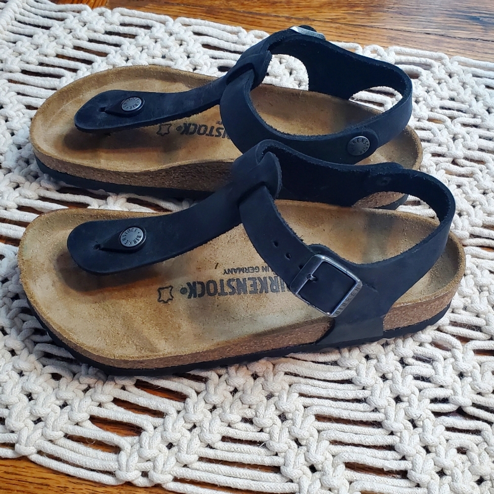 Brand New Birkenstock Black Gizeh Sandal Size 6 36
